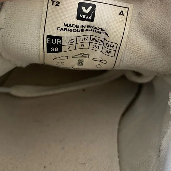 Veja Classic White Lace-Up Sneakers - Picture 11 of 11